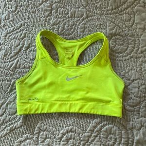 Nike pro sports bra